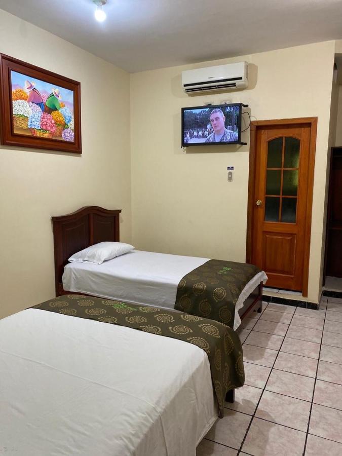 D' Ruiz Hotel Quevedo Exterior foto