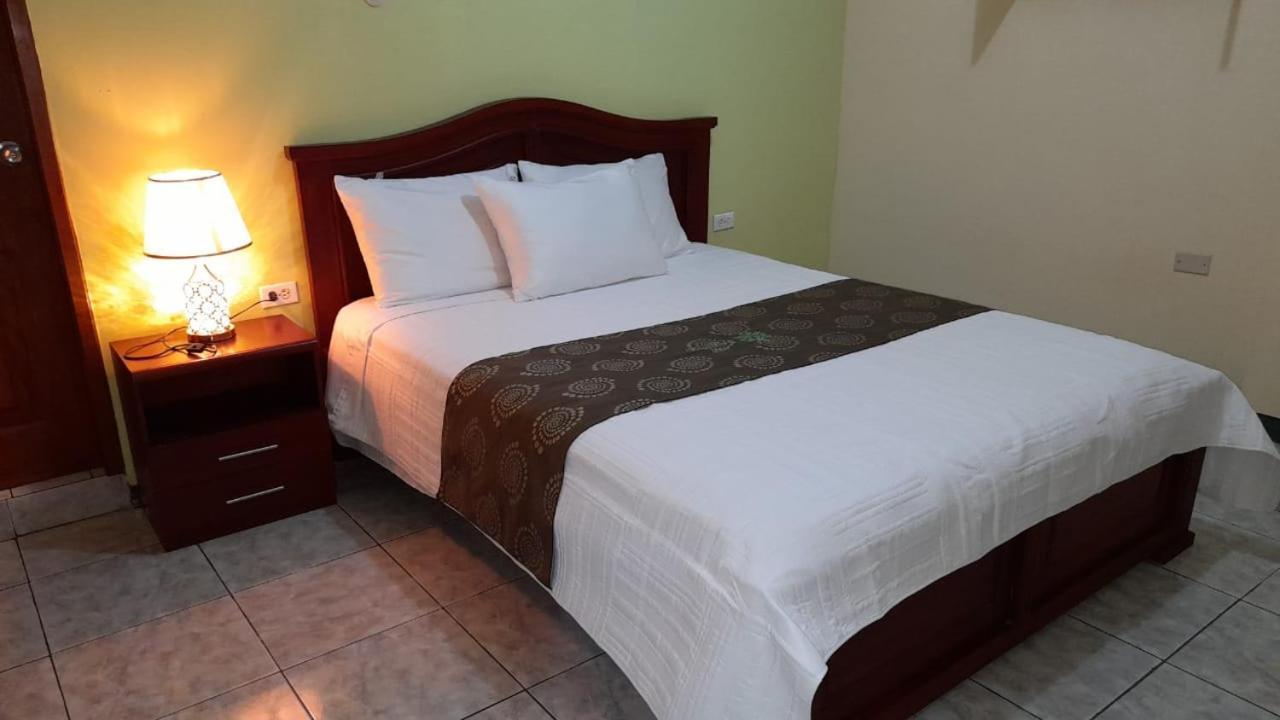 D' Ruiz Hotel Quevedo Exterior foto