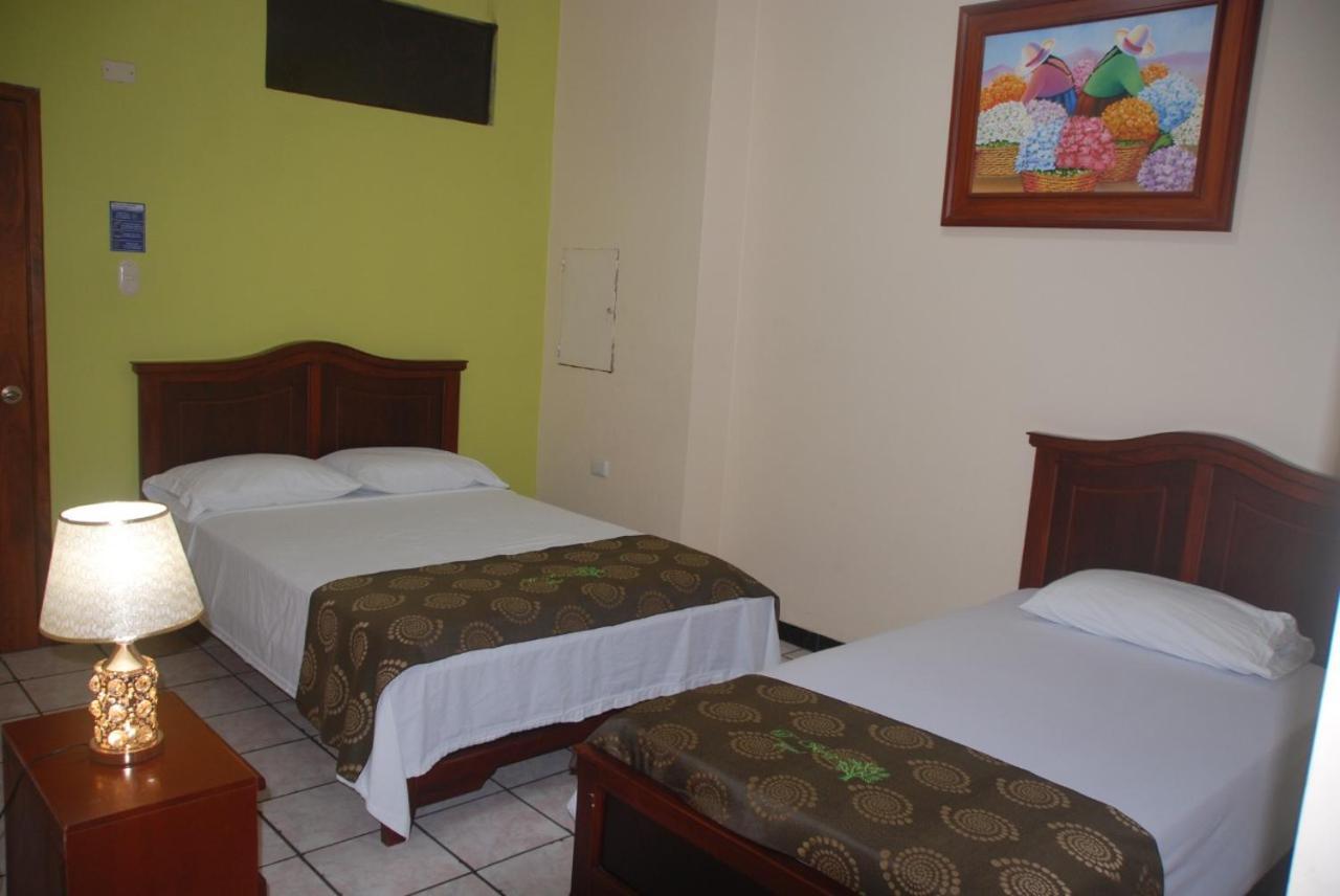 D' Ruiz Hotel Quevedo Exterior foto