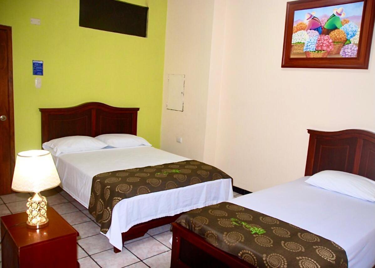 D' Ruiz Hotel Quevedo Exterior foto